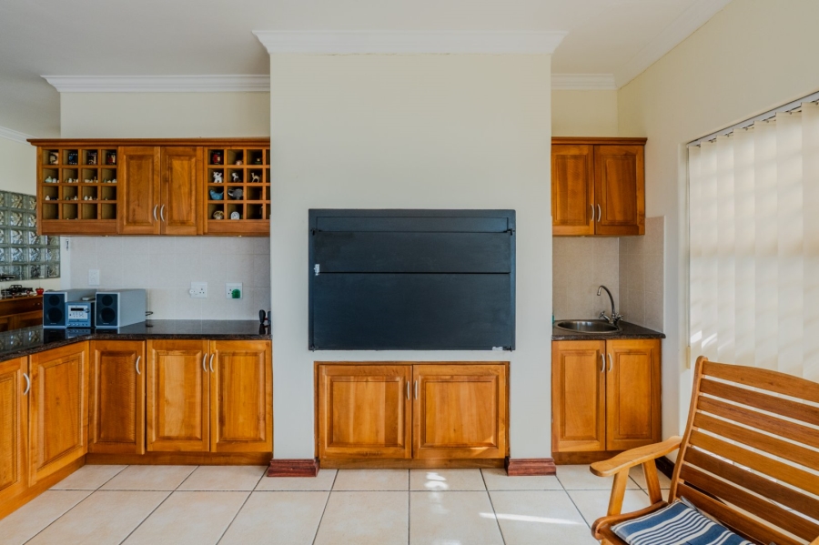 4 Bedroom Property for Sale in Stilbaai Wes Western Cape